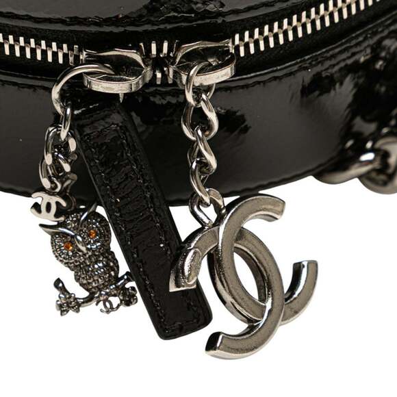 CHANEL Black Logo Shoulder Bag - Picture 6 of 9